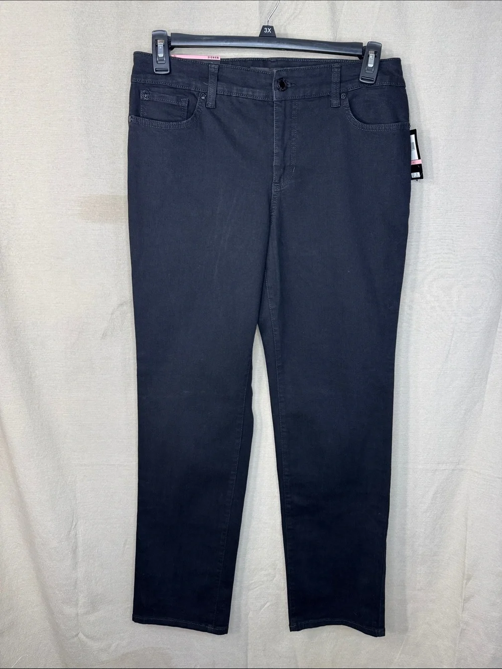 Bandolino Jeans Black Maddie Straight Leg in Size 10 ‎ NWT